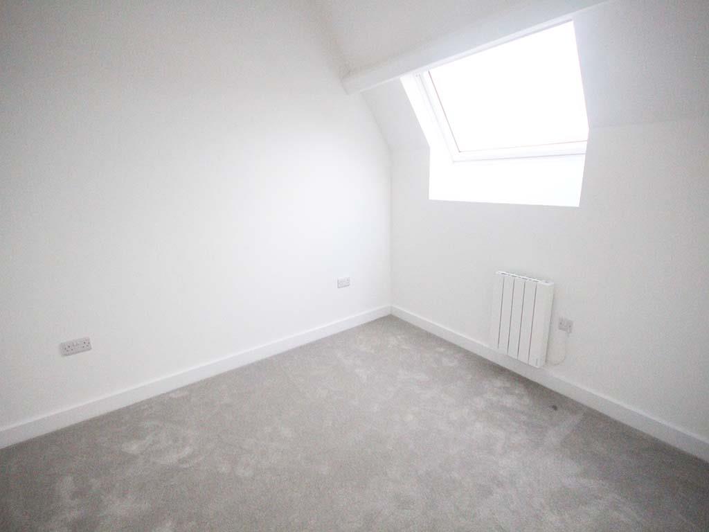 2 bedroom apartment To Let in Barnoldswick - IMG_7222.jpg
